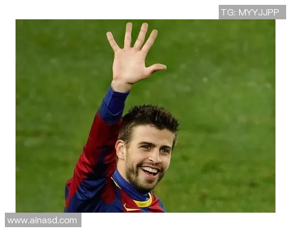 最帅足球明星街头风采大揭秘球场之外的魅力与时尚碰撞